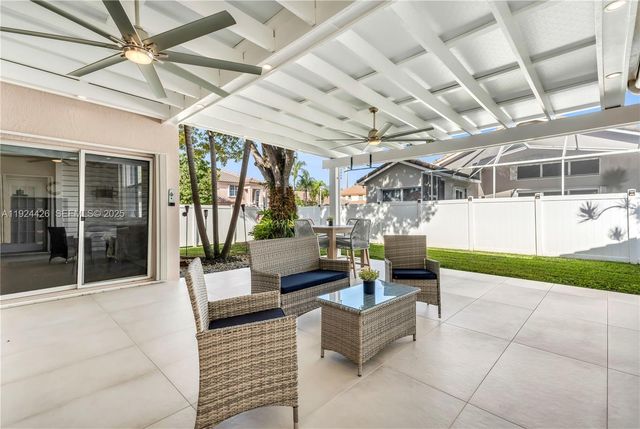 18361 NW 10th St, Pembroke Pines, FL 33029