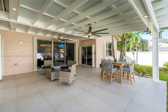 18361 NW 10th St, Pembroke Pines, FL 33029