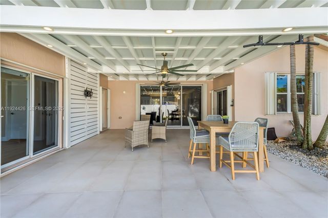 18361 NW 10th St, Pembroke Pines, FL 33029