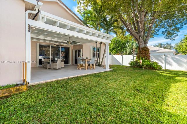 18361 NW 10th St, Pembroke Pines, FL 33029