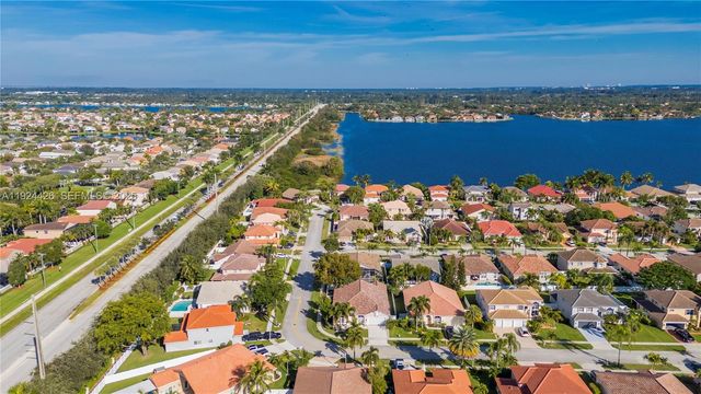 18361 NW 10th St, Pembroke Pines, FL 33029