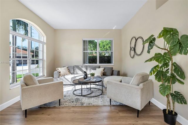 18361 NW 10th St, Pembroke Pines, FL 33029