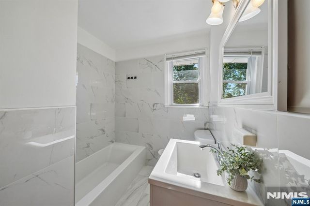 696 1st Street, Secaucus, NJ 07094