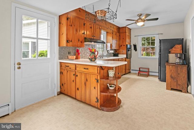 313 OAK ST, Centreville, MD 21617