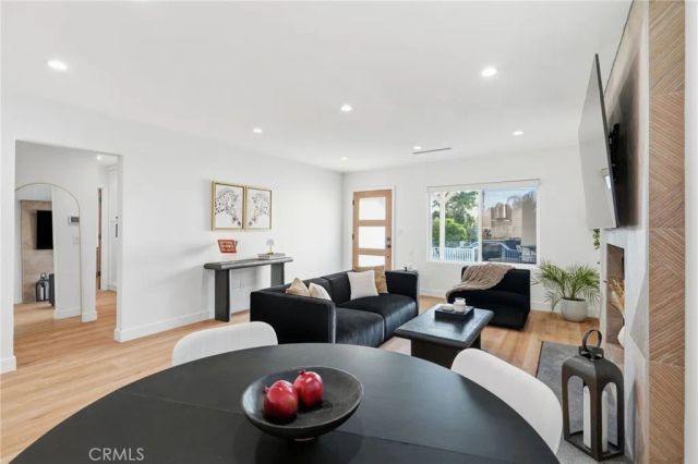 10824 Odell, Sunland, CA 91040
