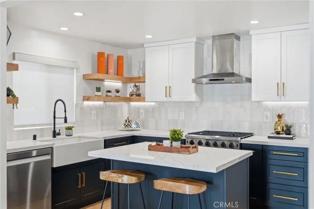 10824 Odell, Sunland, CA 91040