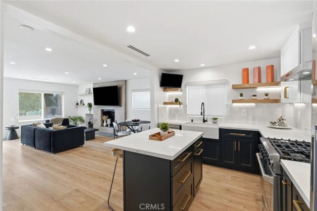 10824 Odell, Sunland, CA 91040