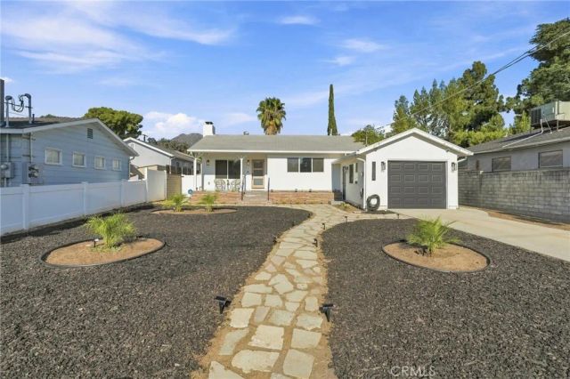 10824 Odell, Sunland, CA 91040