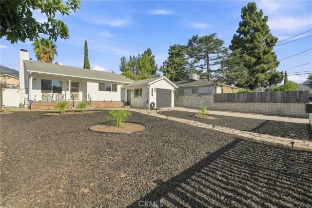 10824 Odell, Sunland, CA 91040