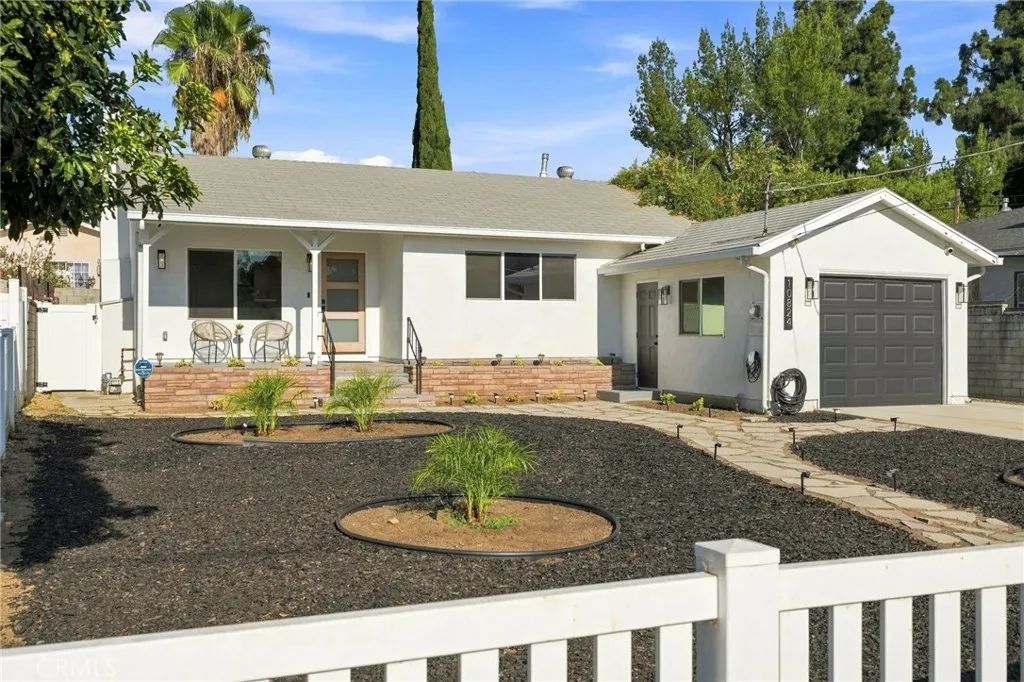 10824 Odell, Sunland, CA 91040