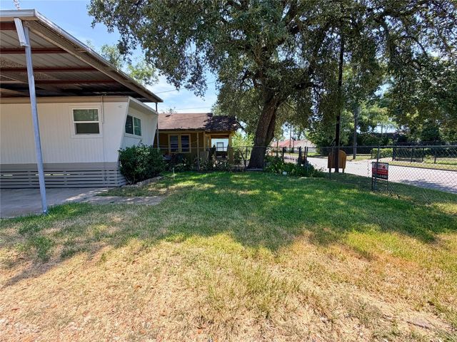 310 E Jack Street, Baytown, TX 77520