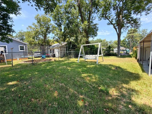 310 E Jack Street, Baytown, TX 77520