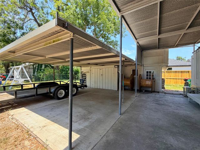 310 E Jack Street, Baytown, TX 77520