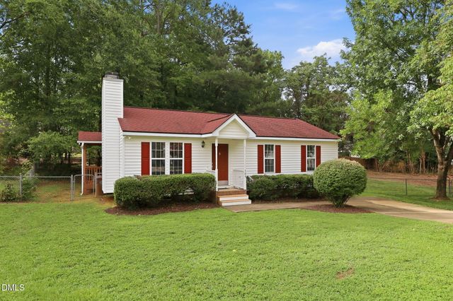105 Cabrita Court, Holly Springs, NC 27540
