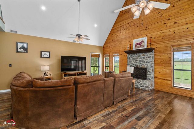 1463 County Road 106, Carthage, TX 75633