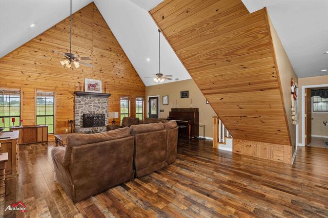 1463 County Road 106, Carthage, TX 75633