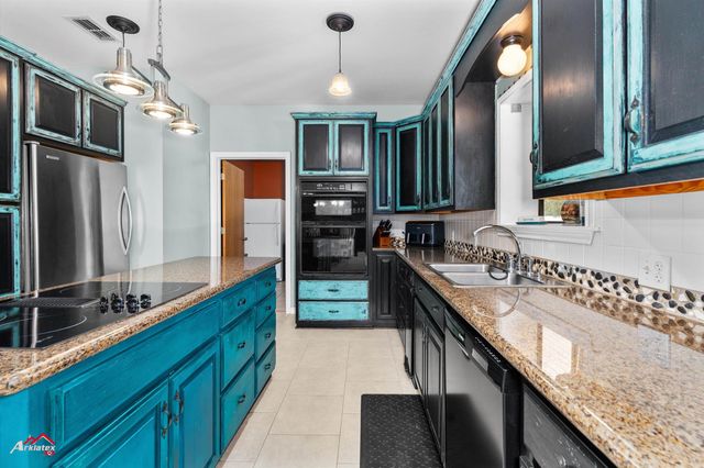 1463 County Road 106, Carthage, TX 75633