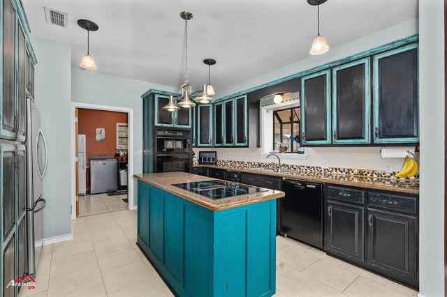 1463 County Road 106, Carthage, TX 75633