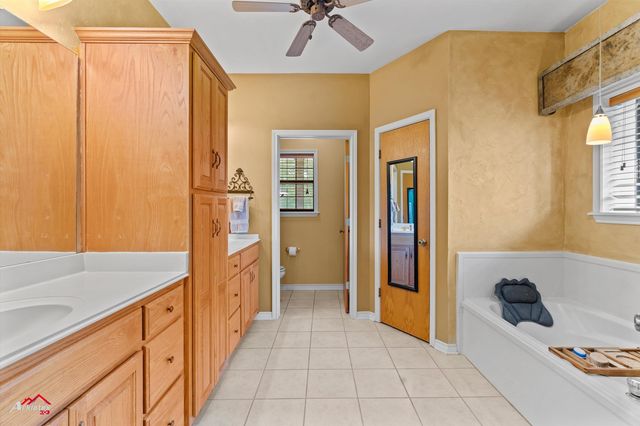 1463 County Road 106, Carthage, TX 75633