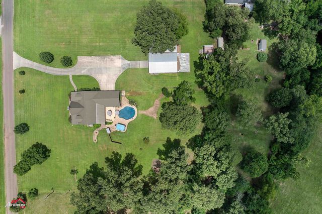 1463 County Road 106, Carthage, TX 75633