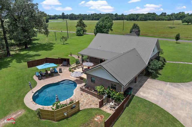 1463 County Road 106, Carthage, TX 75633