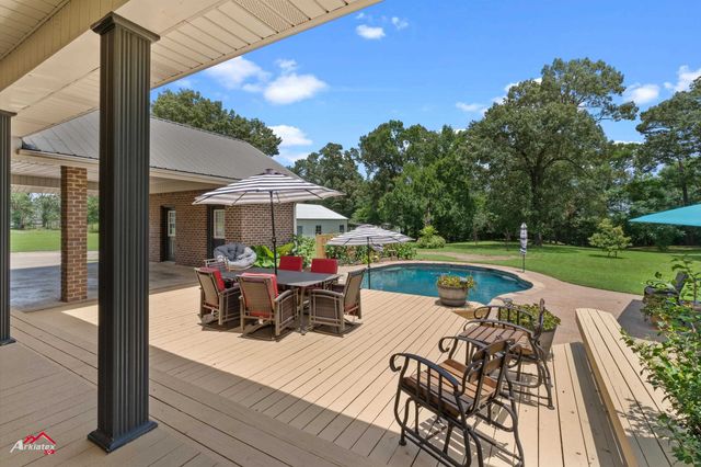 1463 County Road 106, Carthage, TX 75633