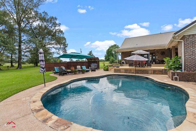 1463 County Road 106, Carthage, TX 75633