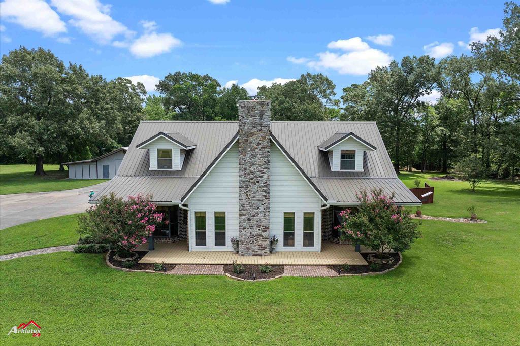 1463 County Road 106, Carthage, TX 75633