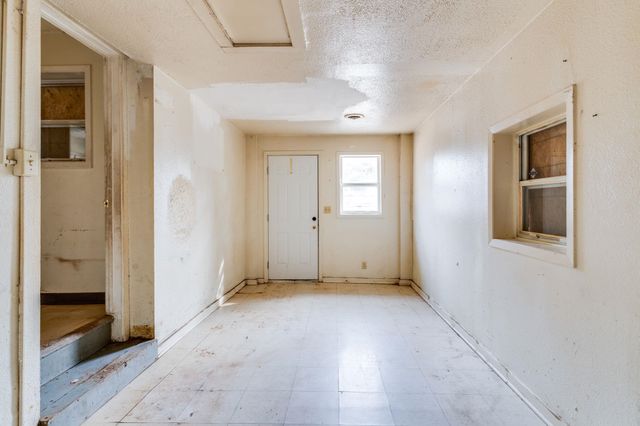 1547 N Gentry Dr, Wichita, KS 67208