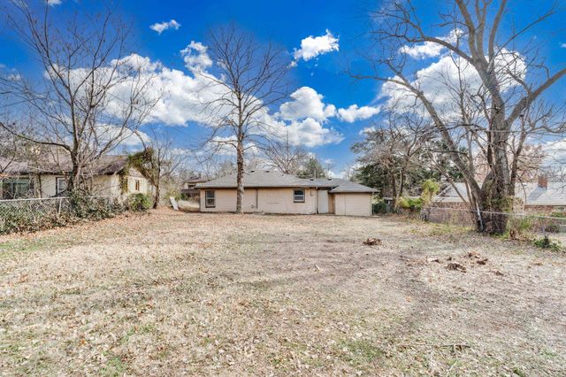 1547 N Gentry Dr, Wichita, KS 67208