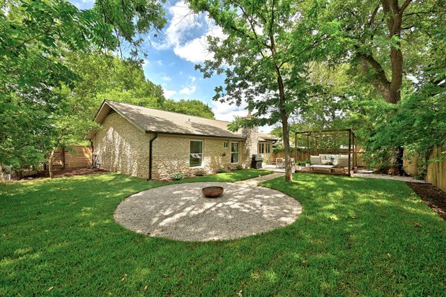 7110 Windrift WAY, Austin, TX 78745