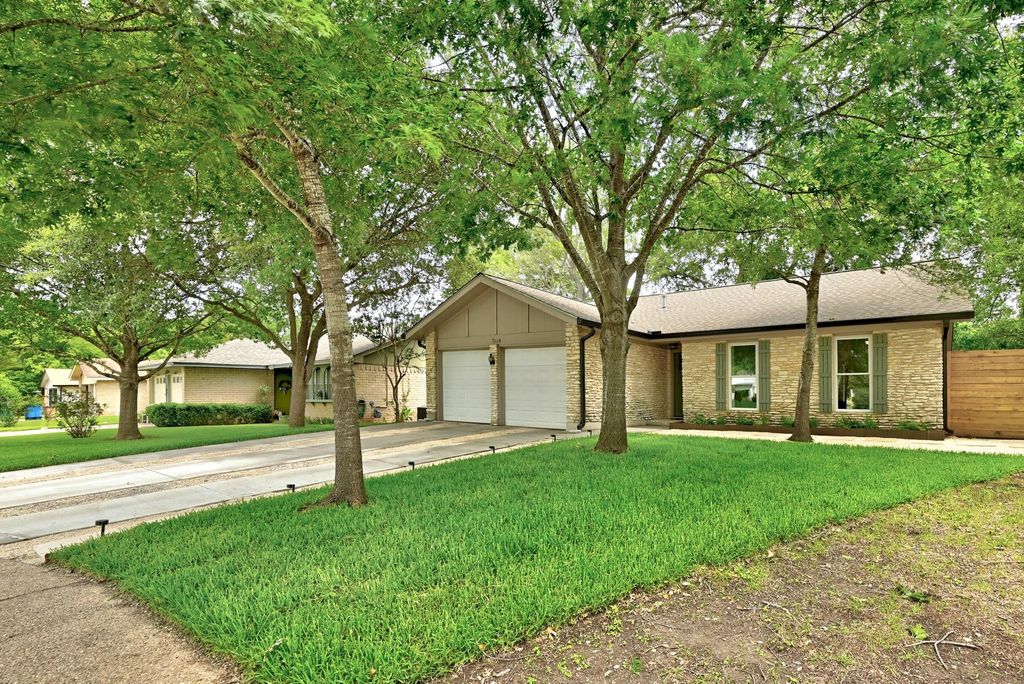 7110 Windrift WAY, Austin, TX 78745