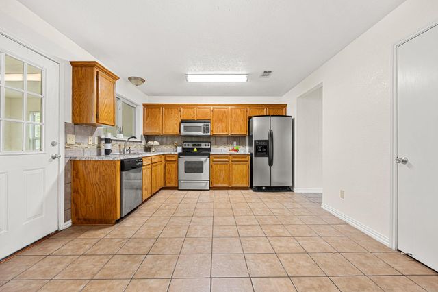 312 Barber DR, Copperas Cove, TX 76522