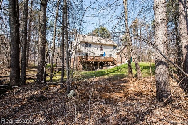 4387 Emu Drive, Pinckney, MI 48169