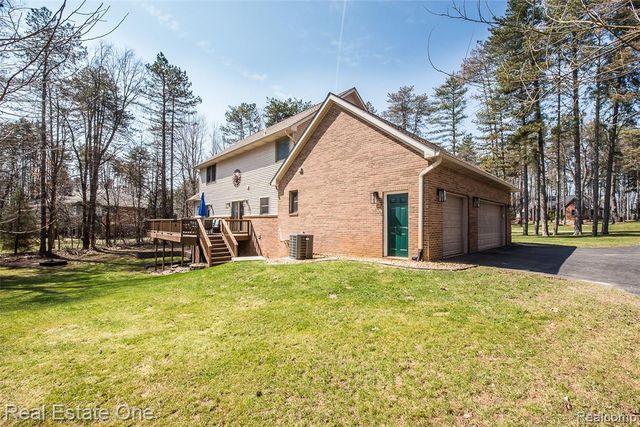 4387 Emu Drive, Pinckney, MI 48169