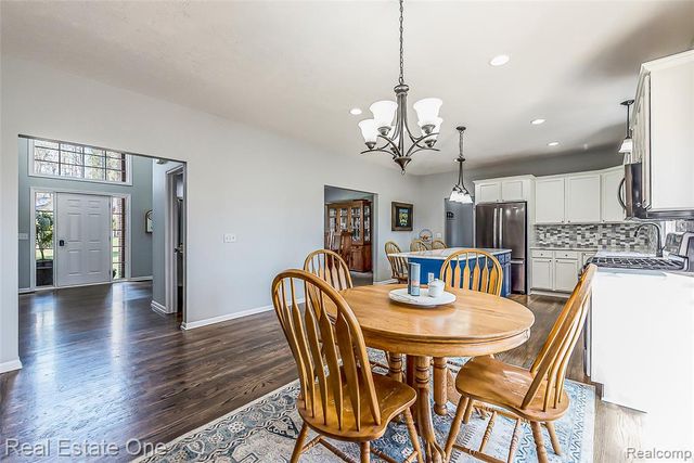 4387 Emu Drive, Pinckney, MI 48169