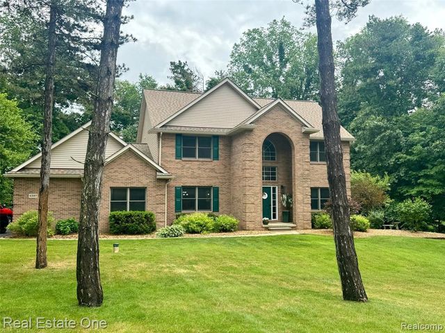 4387 Emu Drive, Pinckney, MI 48169
