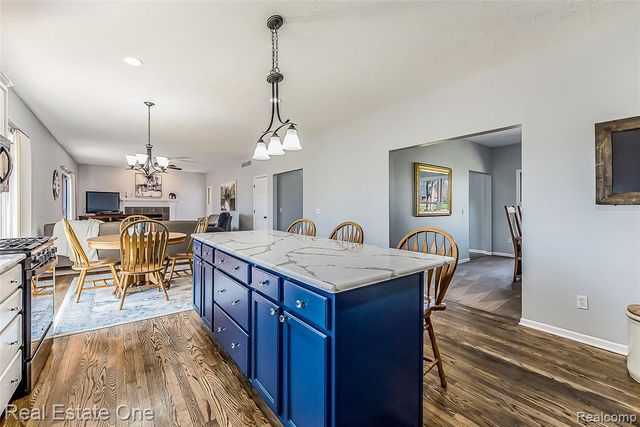 4387 Emu Drive, Pinckney, MI 48169