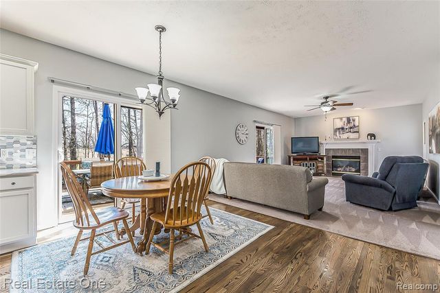 4387 Emu Drive, Pinckney, MI 48169