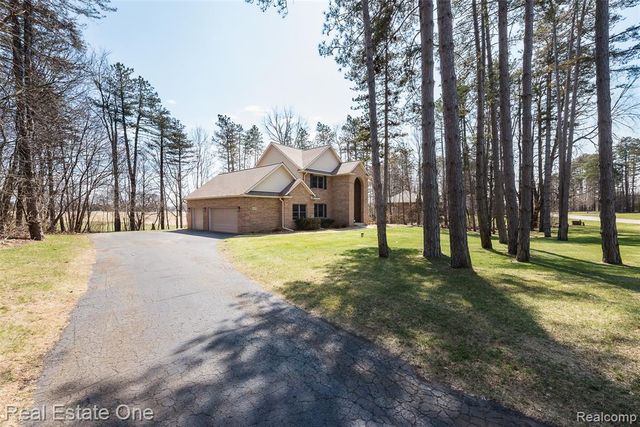 4387 Emu Drive, Pinckney, MI 48169