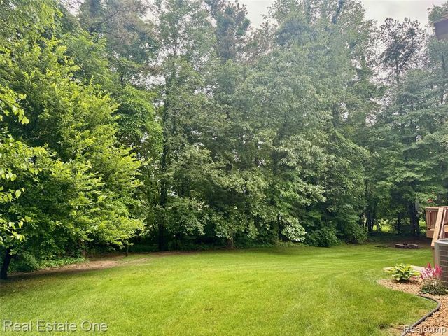 4387 Emu Drive, Pinckney, MI 48169