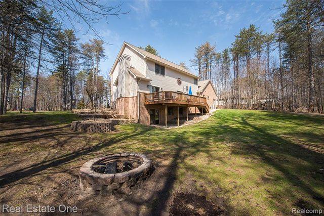 4387 Emu Drive, Pinckney, MI 48169