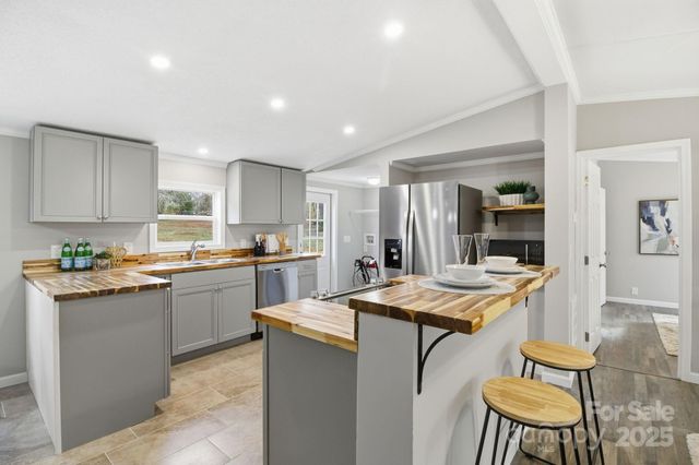 2501 Swanson Road, Crouse, NC 28033