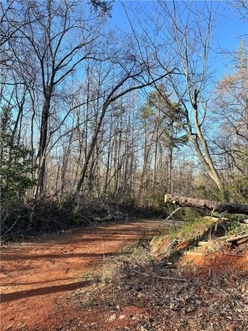 4551 West Silver Lake Drive, Taylors, SC 29687