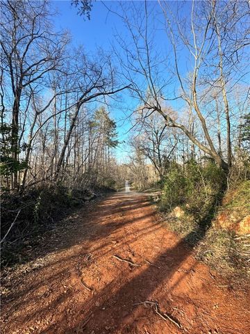4551 West Silver Lake Drive, Taylors, SC 29687