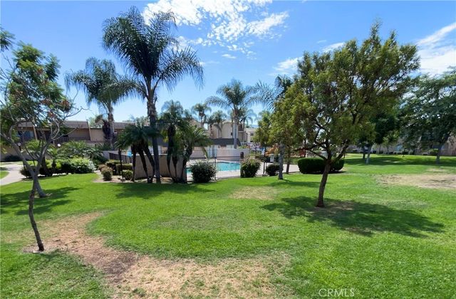 801 K-4 S Lyon 165, Santa Ana, CA 92705