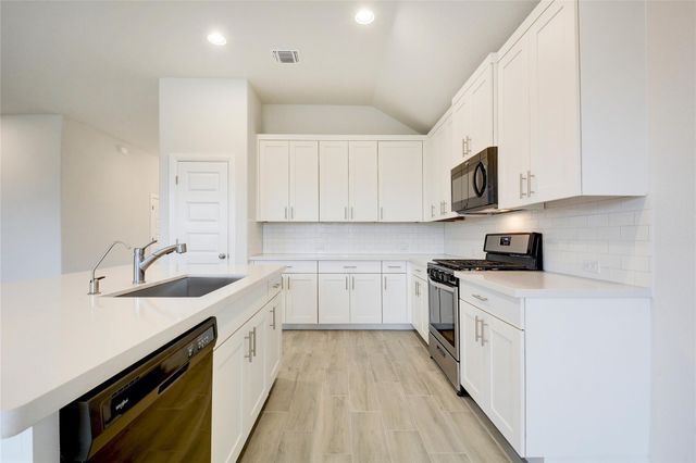 134 Edgewater TRL, Bastrop, TX 78602