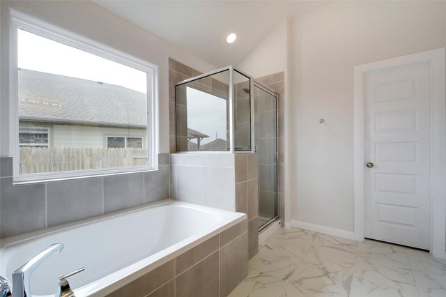 134 Edgewater TRL, Bastrop, TX 78602