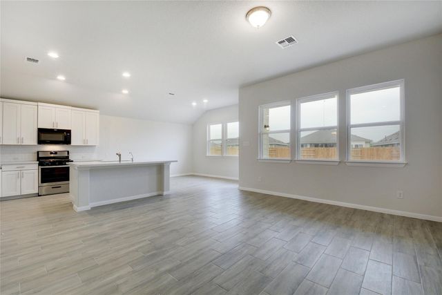 134 Edgewater TRL, Bastrop, TX 78602
