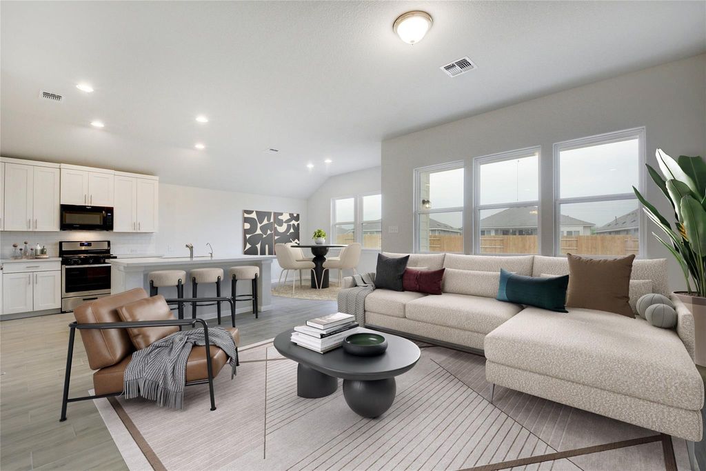 134 Edgewater TRL, Bastrop, TX 78602